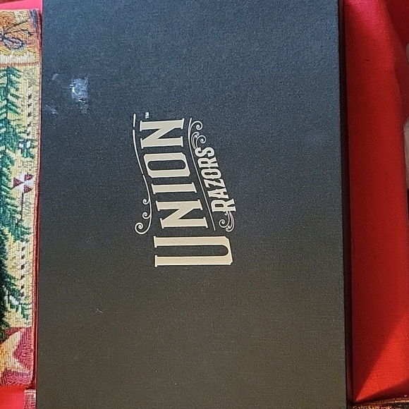 Union Razors 5pc. Gift Set - Picture 5 of 6